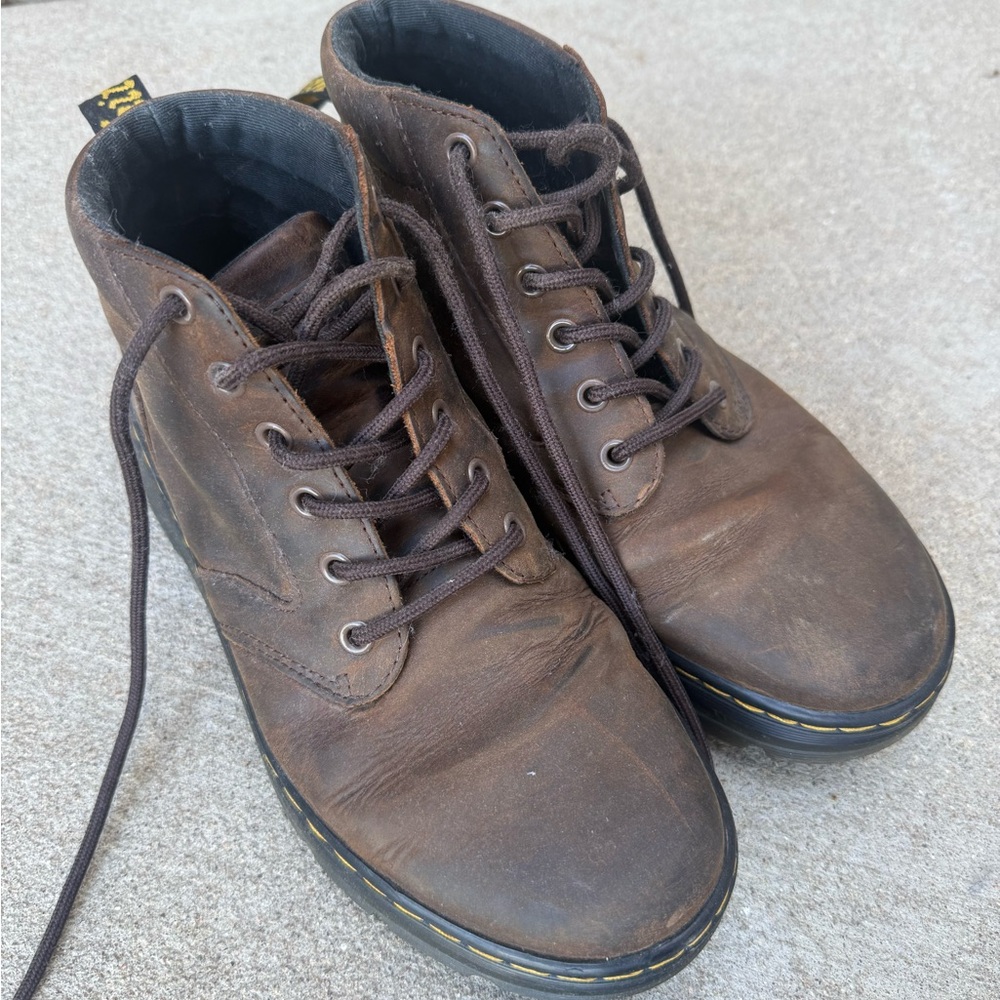 Dr. Martens Brown Leather Chukka Boots M-7 W-8